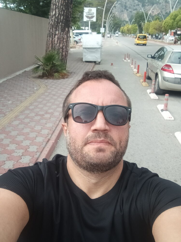  ,   Emir, 33 ,   ,   