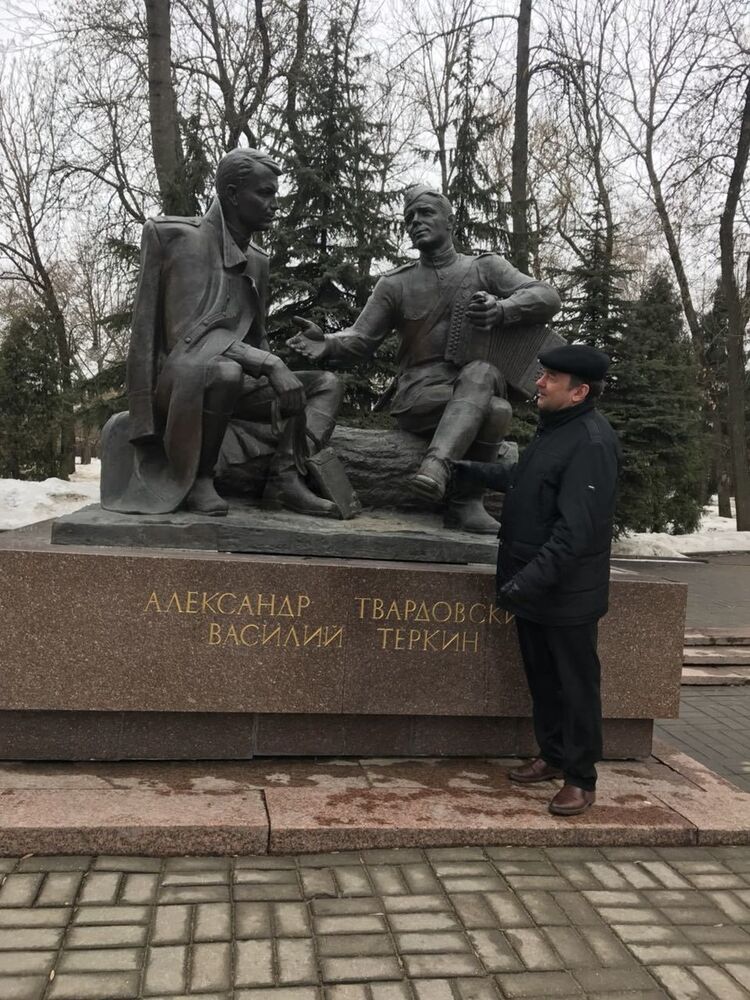  19025037  , 56 ,    