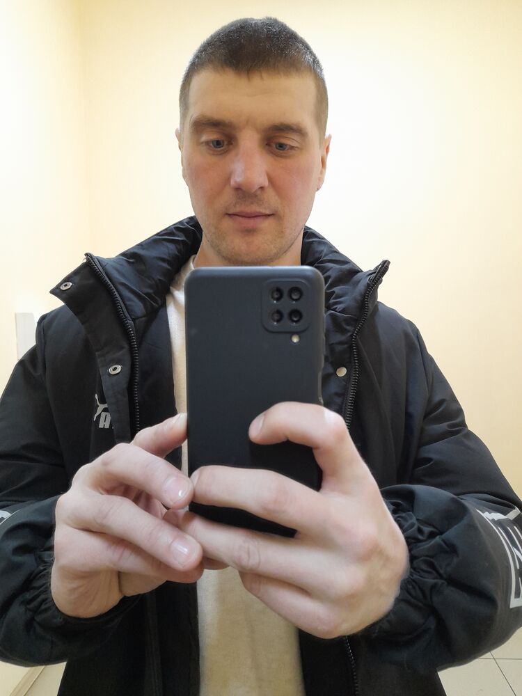  ,   Maxim, 37 ,   ,   , c , 