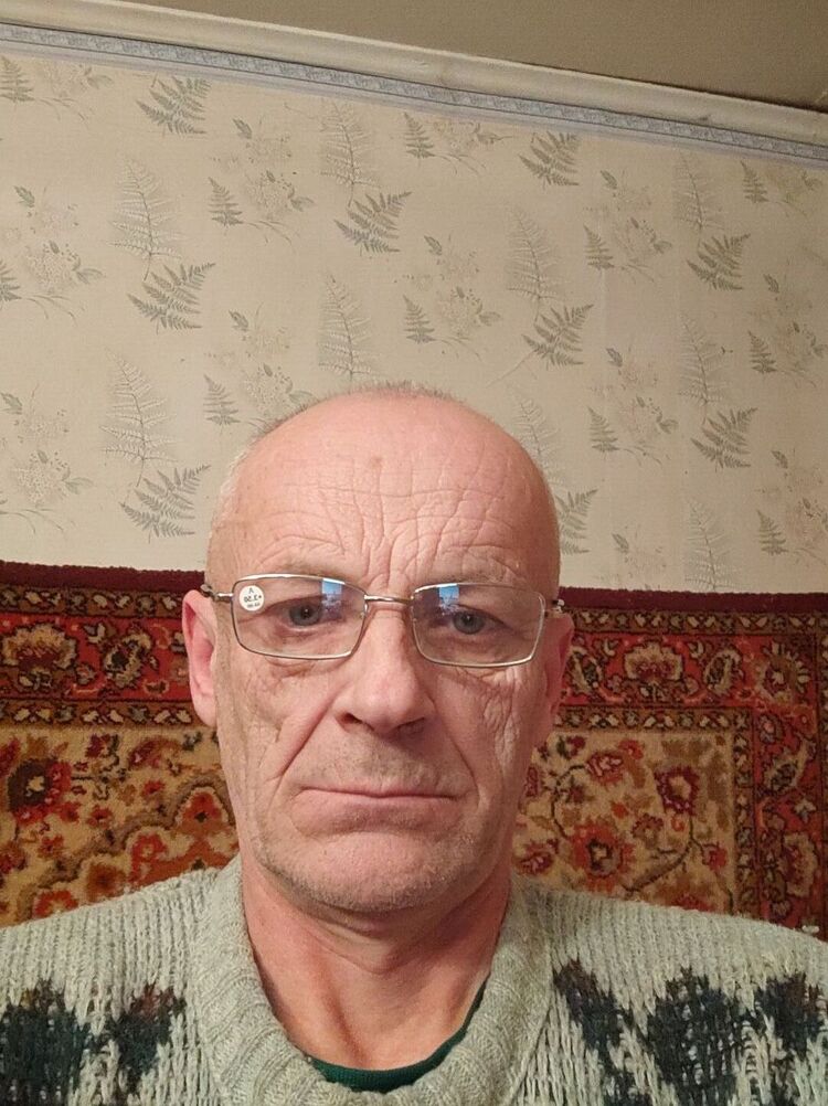  40206347  Alex, 58 ,    