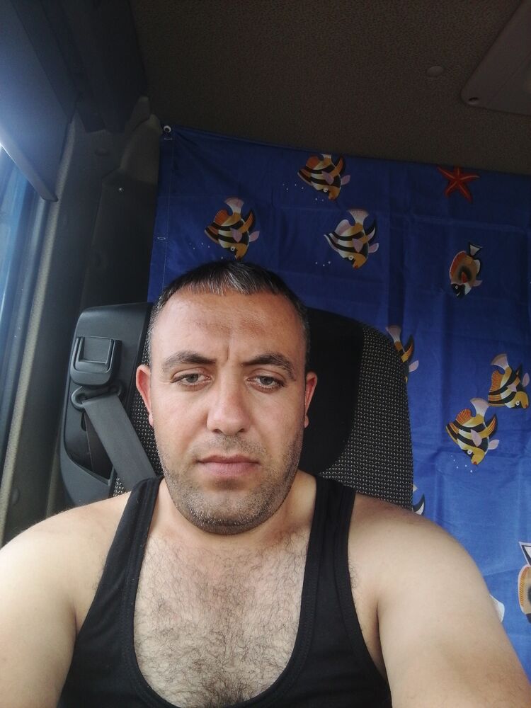 ,   Narek, 35 ,   ,   
