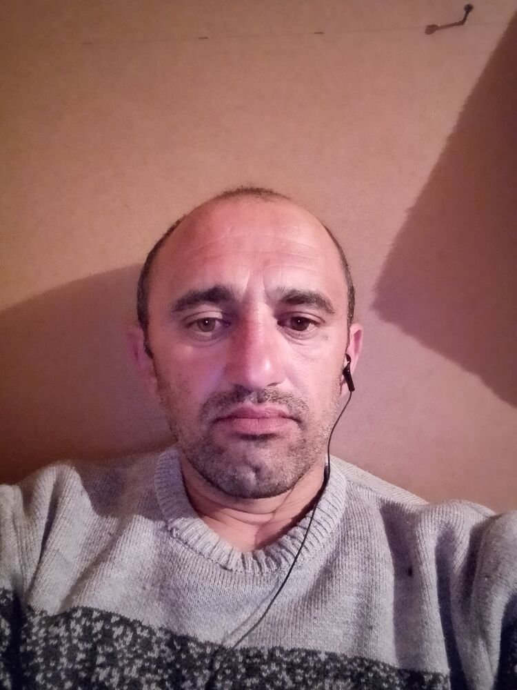  43236867  Karo, 48 ,    