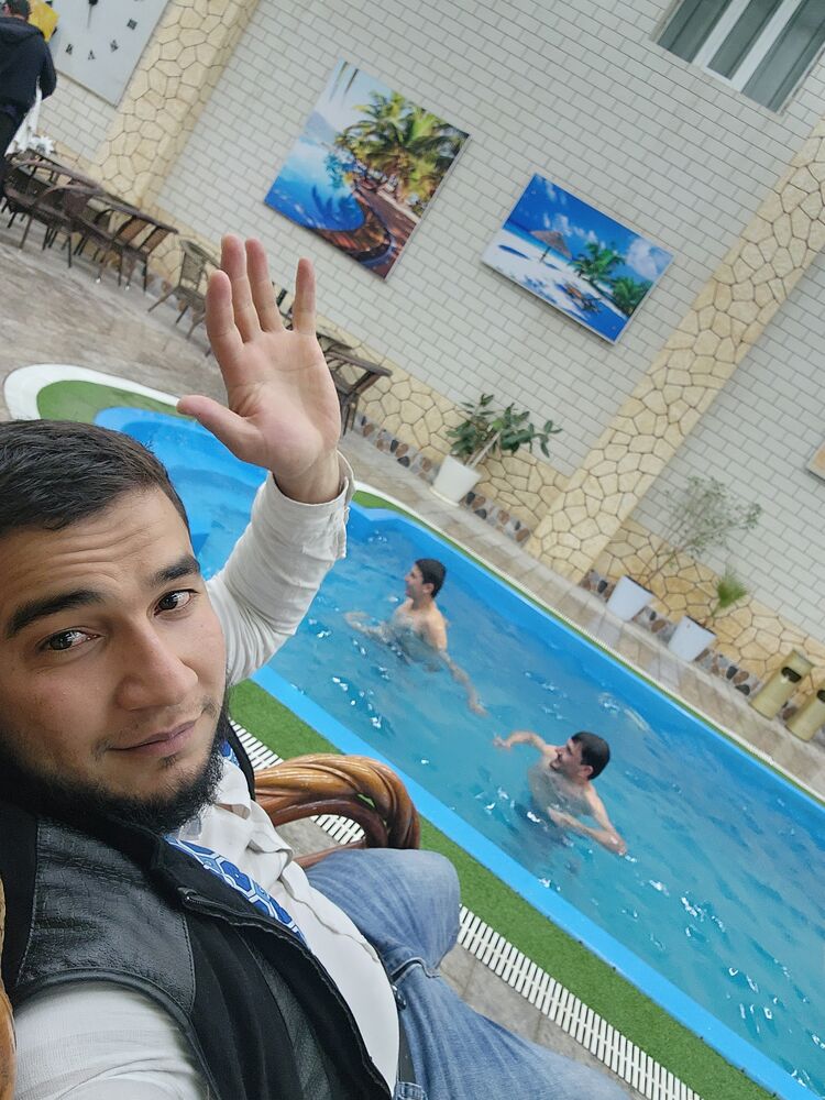  38727827  Bek, 33 ,    