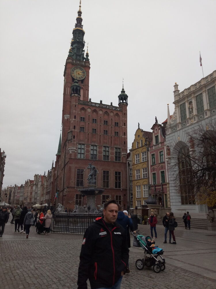  ,   Evgeniy, 44 ,   