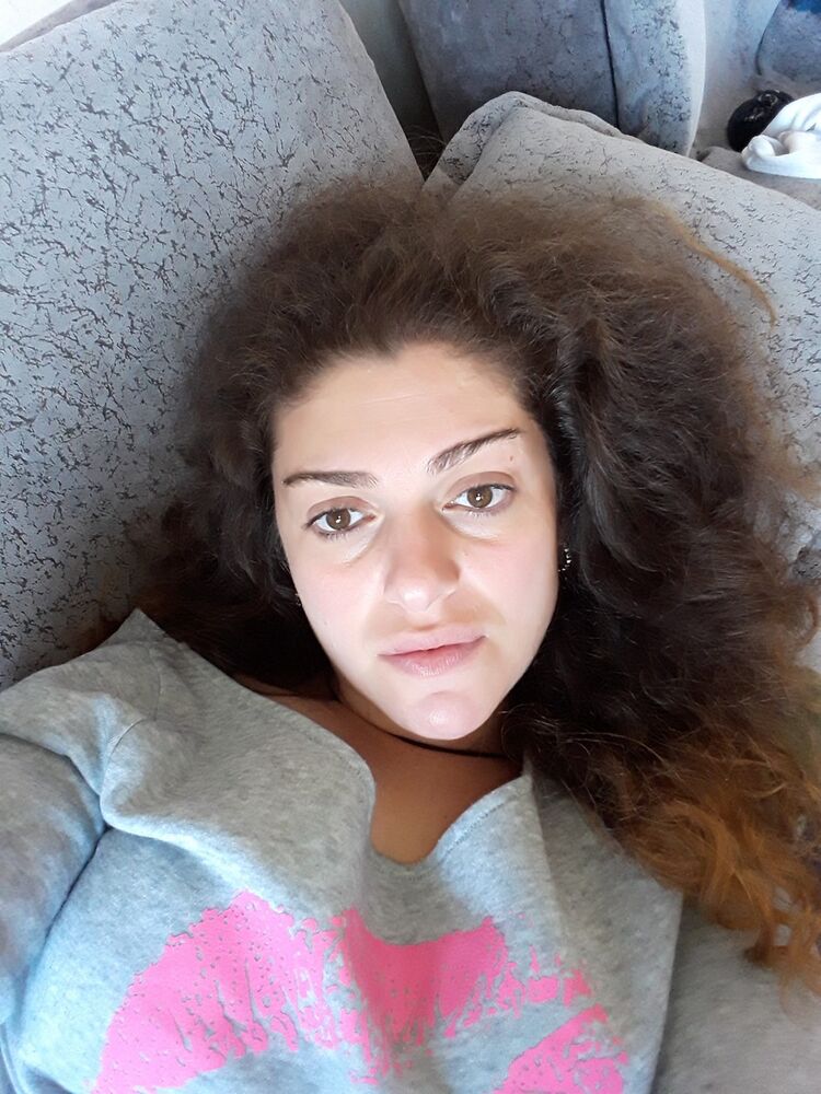  11479837  Anna, 40 ,    
