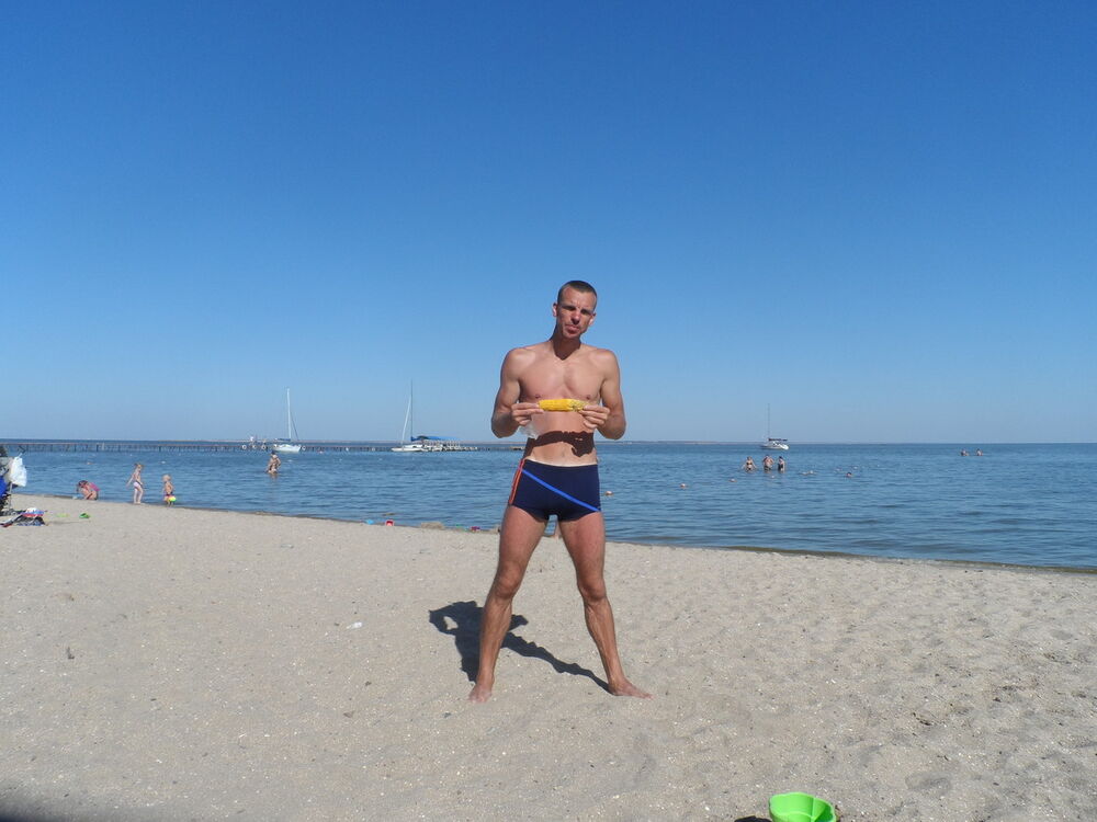  9632037  Andrei, 42 ,    