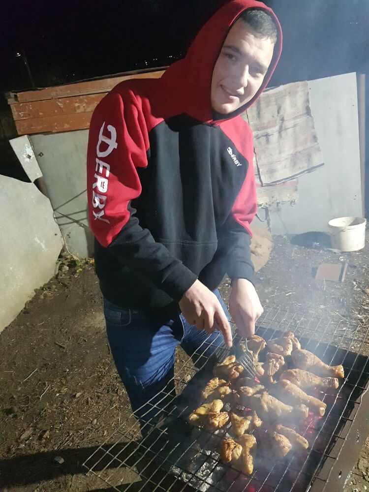  ,   Stefan, 22 ,   ,   