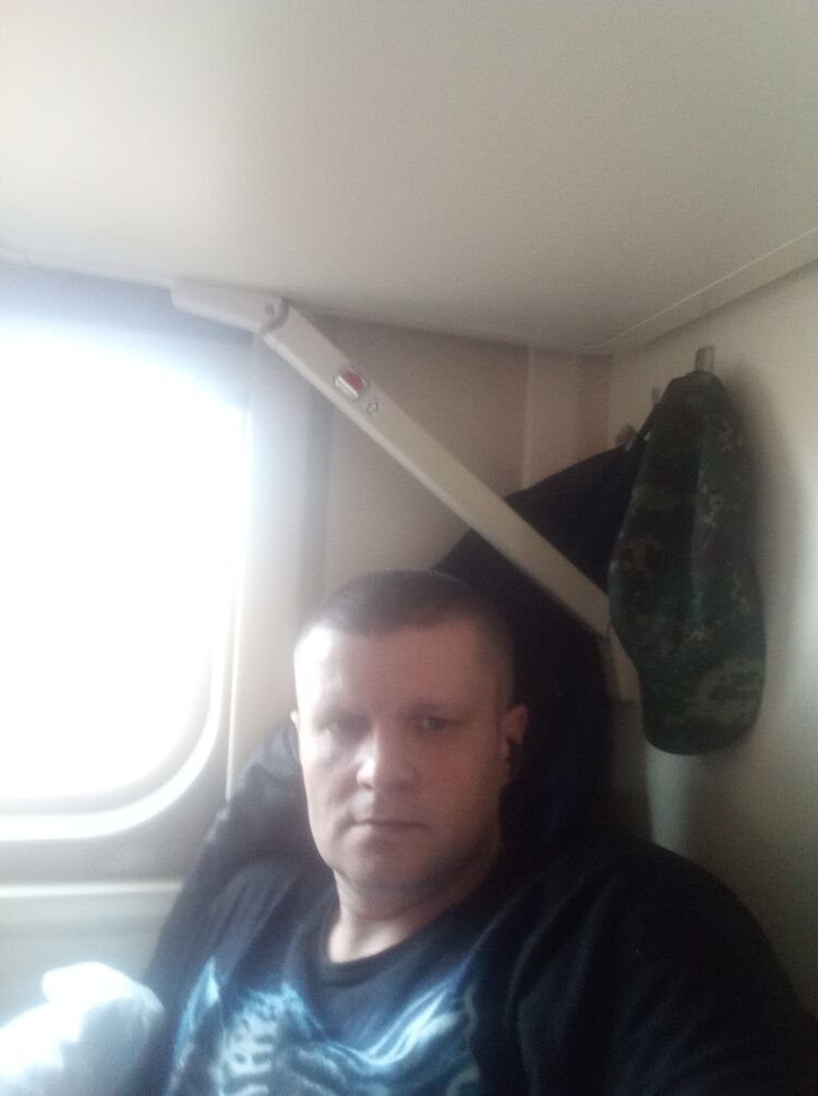  46452737  , 42 ,    