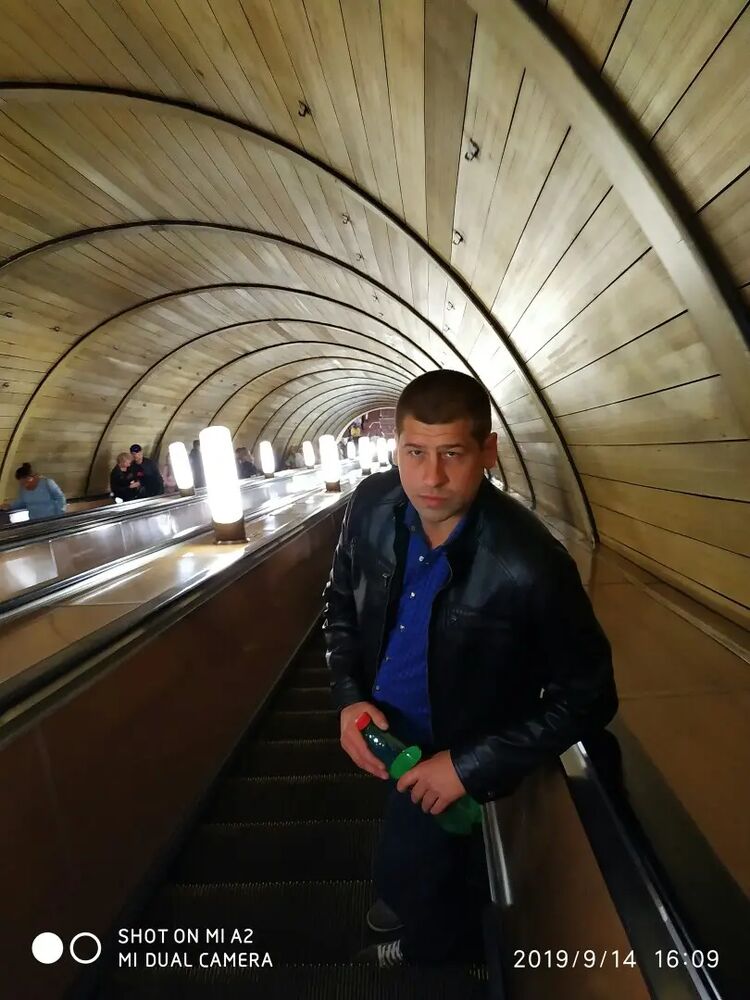  50348337  SLAVKA, 39 ,    