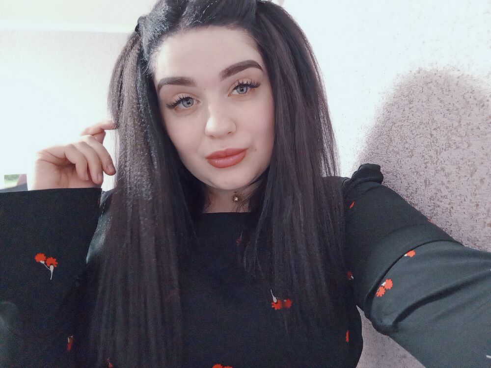  48417447  Karina, 24 ,    