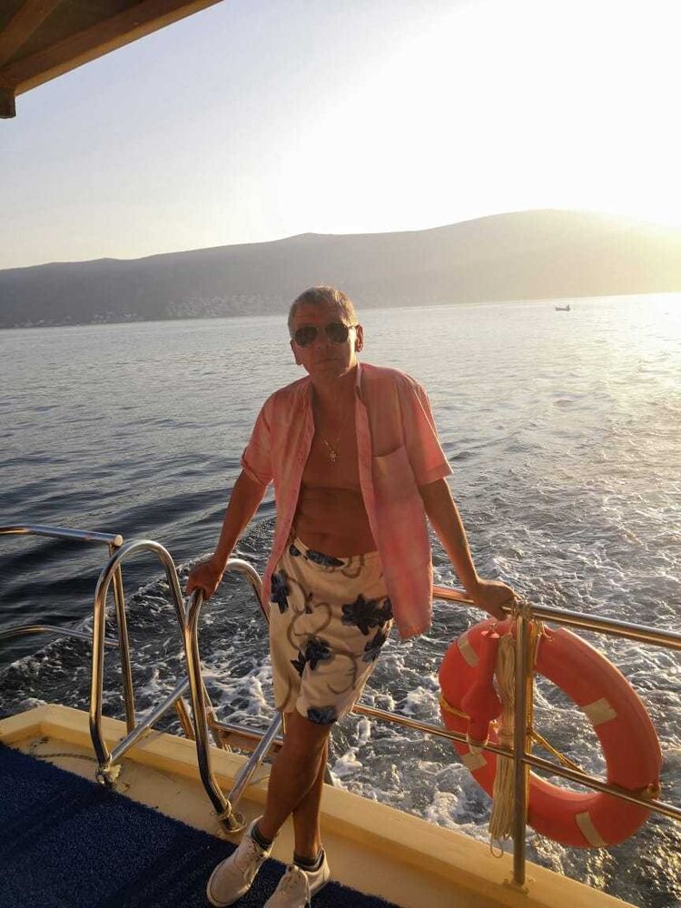  ,   Petr, 54 ,   