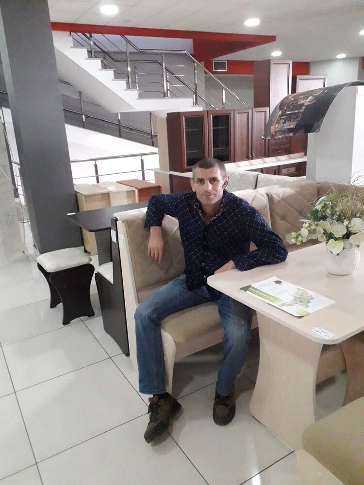 30344687  Mihail, 44 ,    