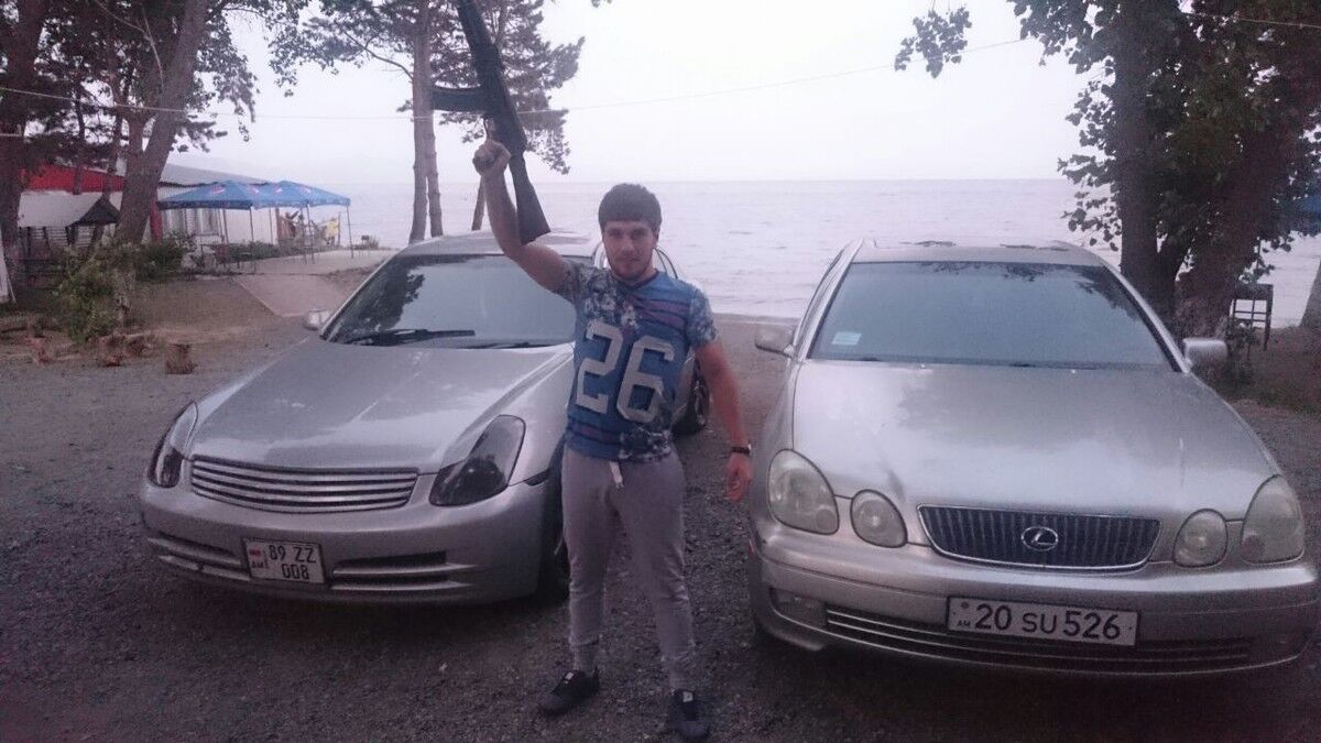  ,   Arman, 29 ,   ,   , c 