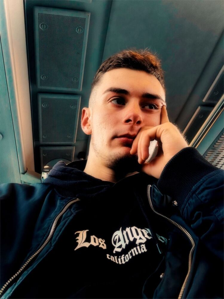  ,   Vladislav, 27 ,   ,   