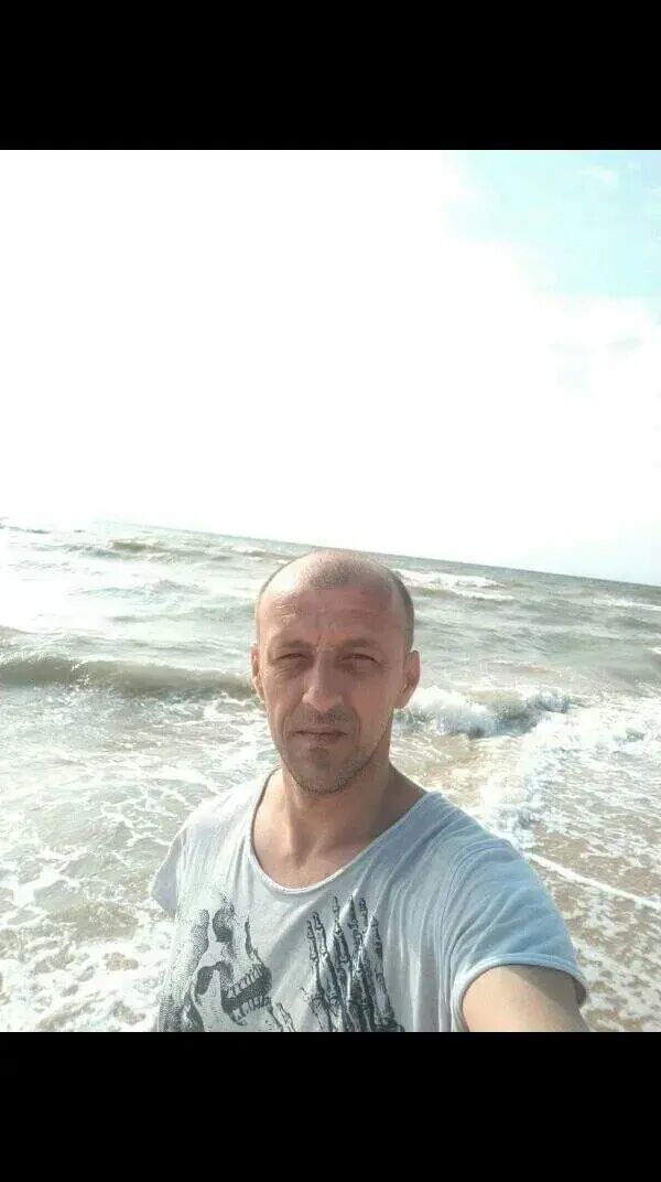  ,   Viktor, 42 ,   ,   , c , 