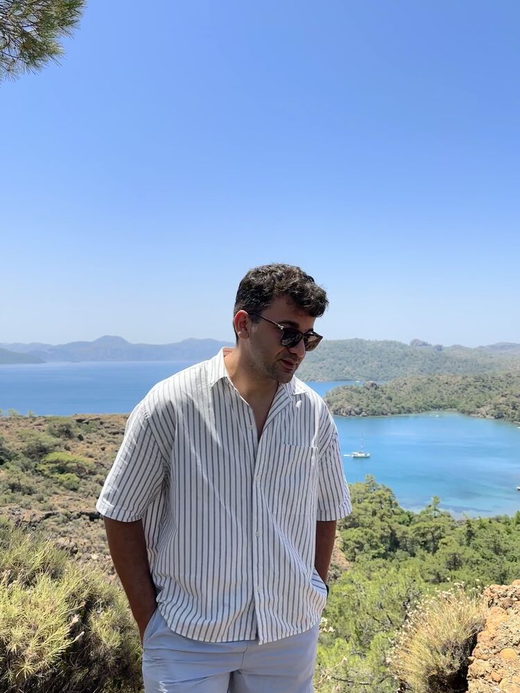  ,   Erdem, 28 ,   ,   