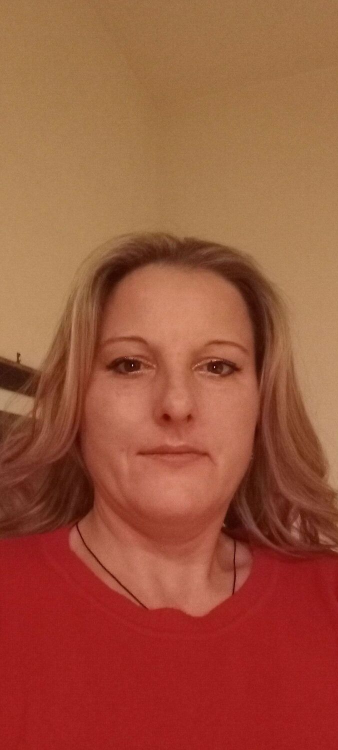  54176317  Valeria, 44 ,    