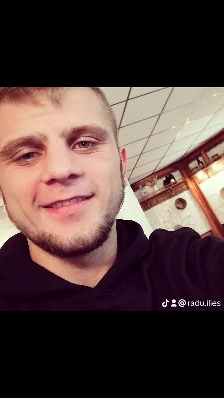  Charenton-le-Pont,   Radu, 32 ,   ,   , c , 