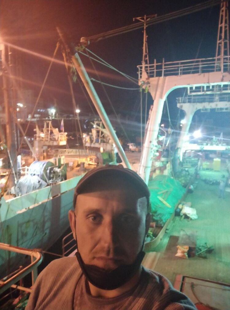  42618817  , 37 ,    