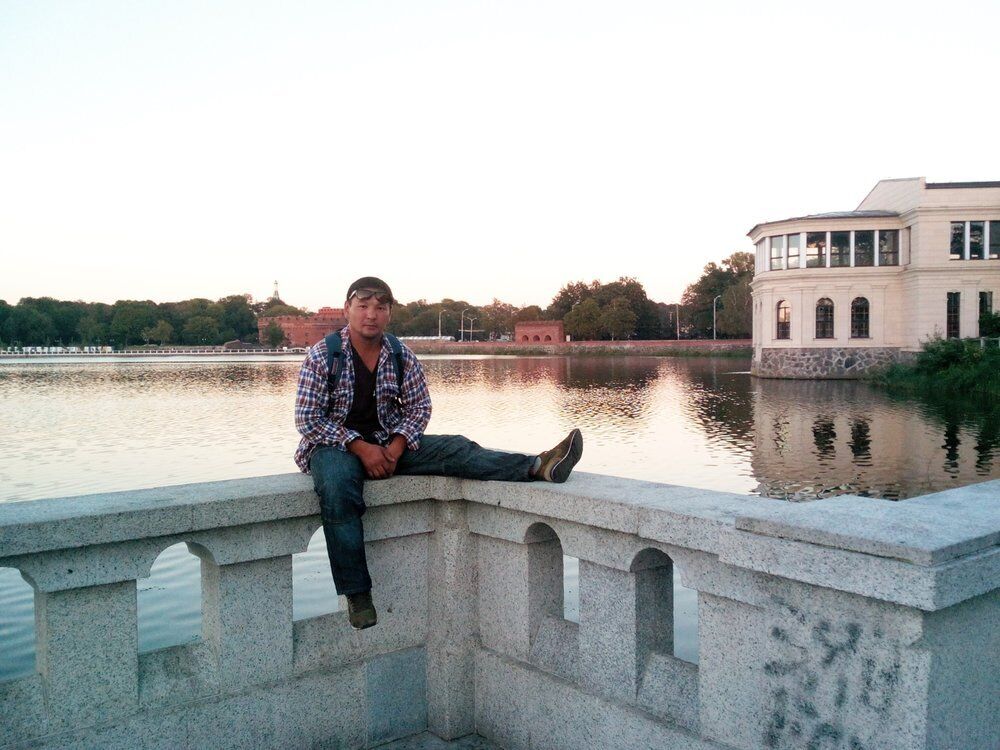  27447017  Rinus, 44 ,    