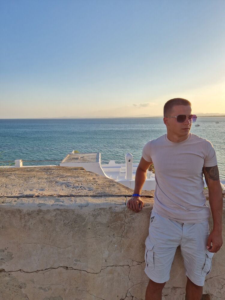  ,   M, 26 ,   ,   , 