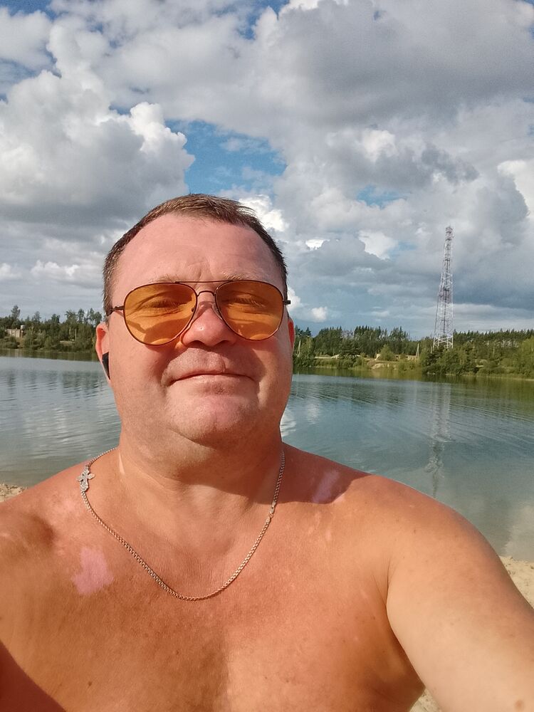 46136247  Ivan, 53 ,    