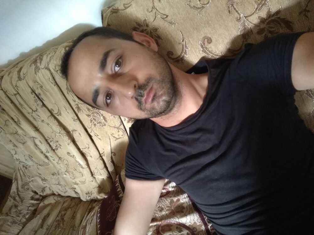  17252687  Nemat, 39 ,    