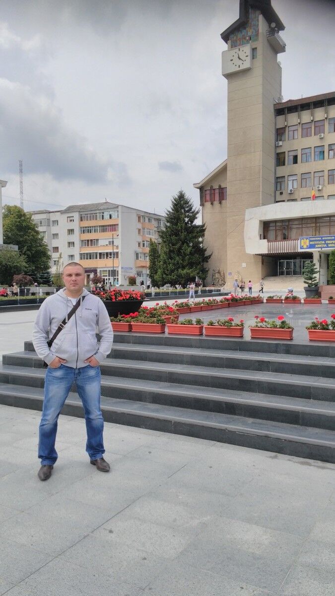 ,   Veaceslav, 34 ,   