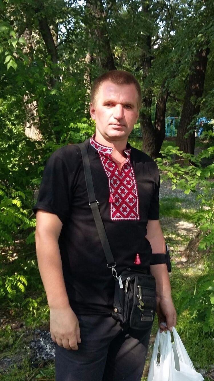  40669947  Misa, 40 ,    