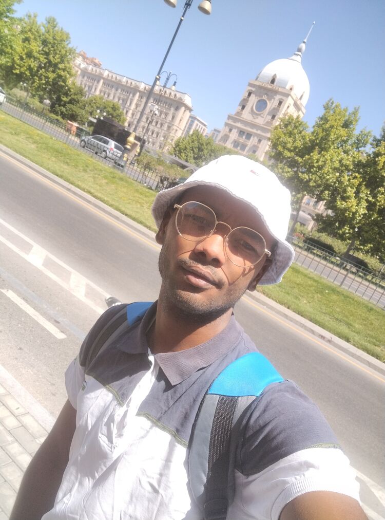  51731437  Iliasse, 26 ,    Algiers