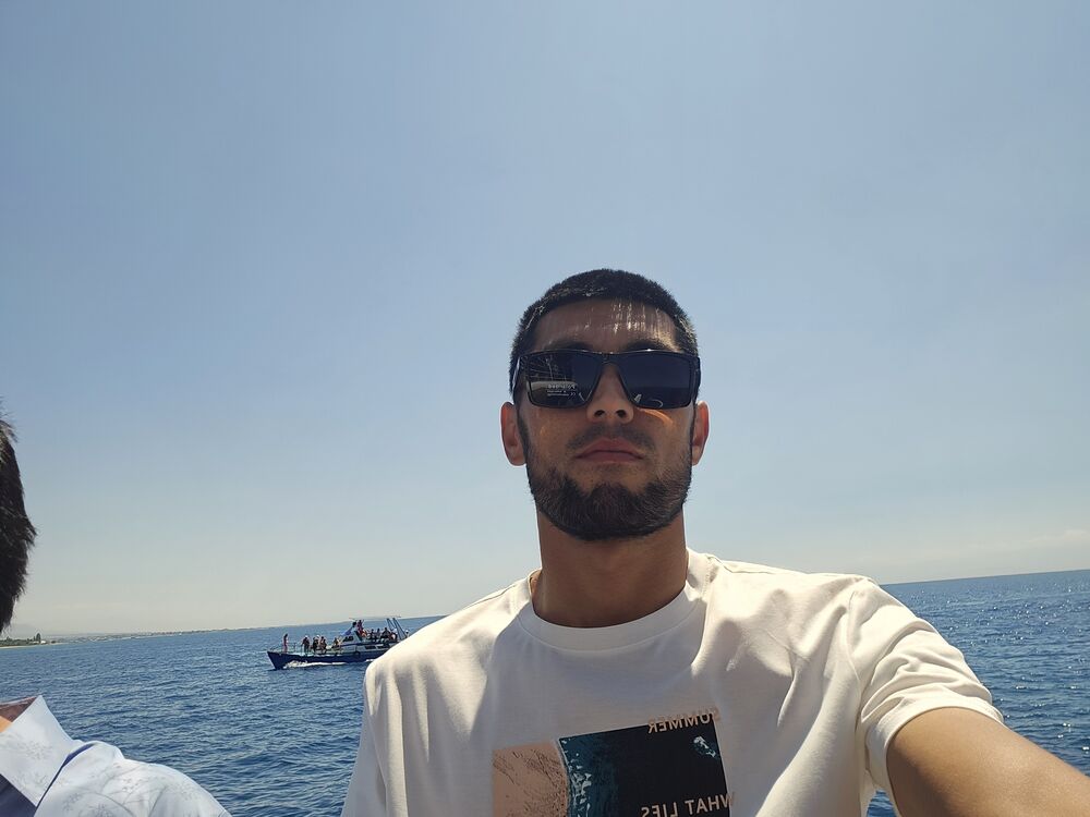  52746977  Oybek, 32 ,    