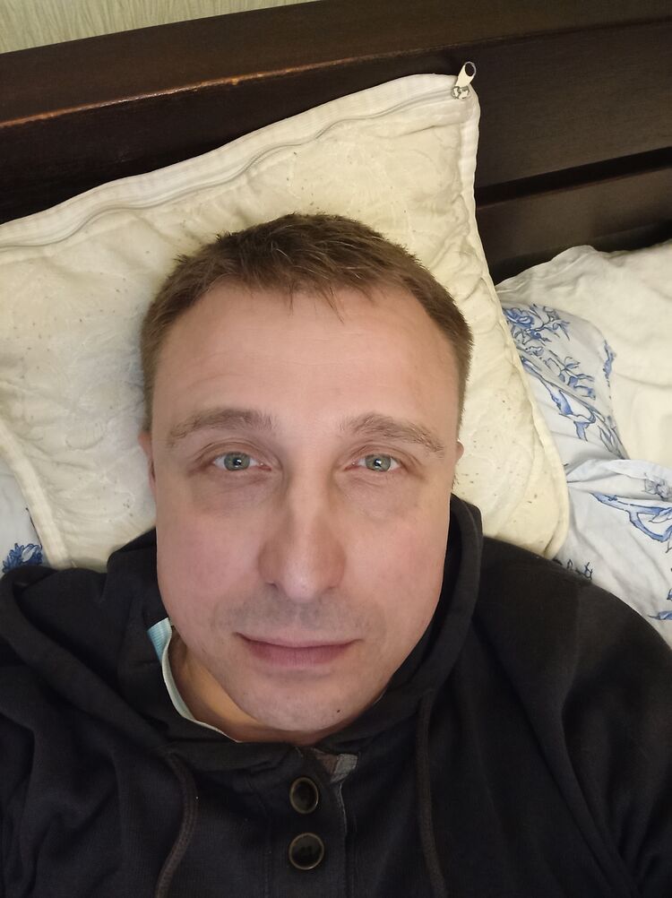  24004227  , 49 ,    -