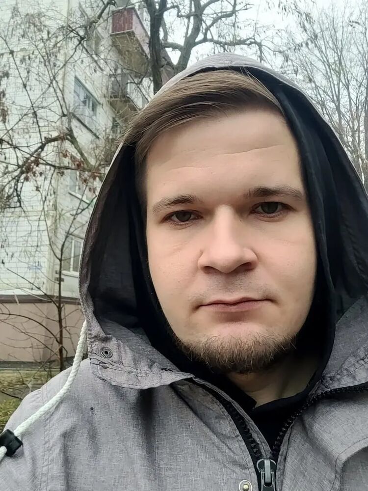  31160037  Alexey, 32 ,    