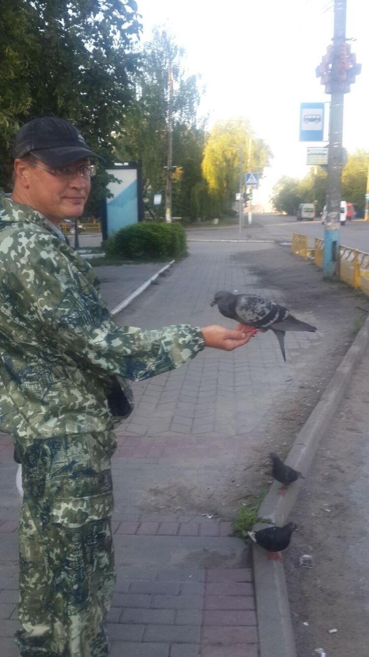  36579027  Oleg, 49 ,    
