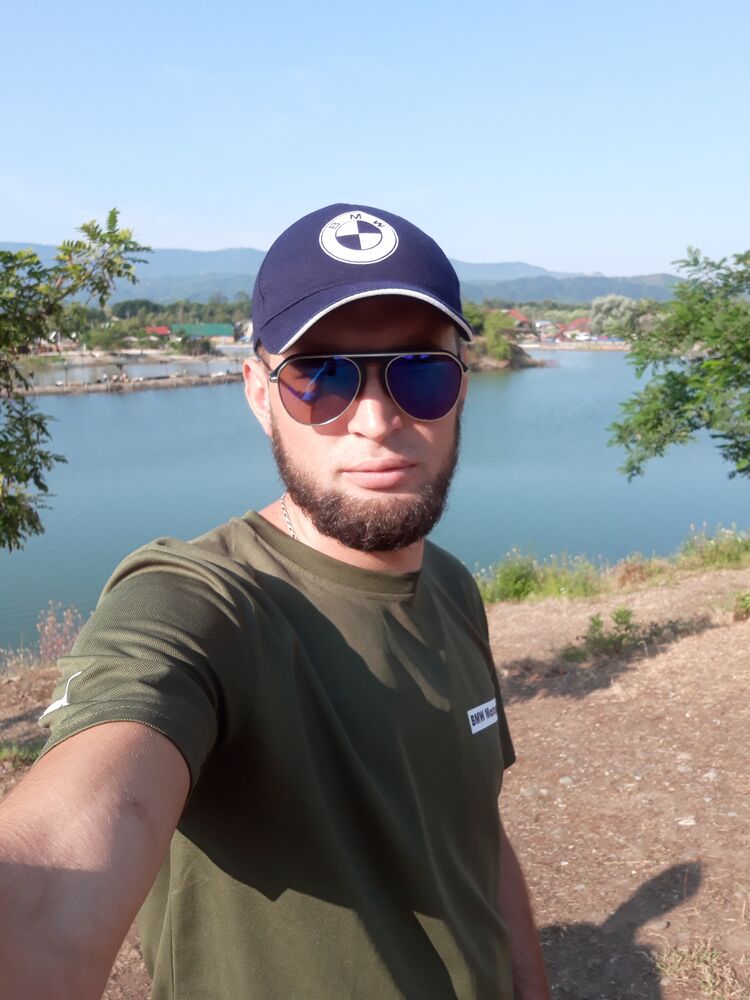  22927847  Mihaylo, 35 ,    Praha