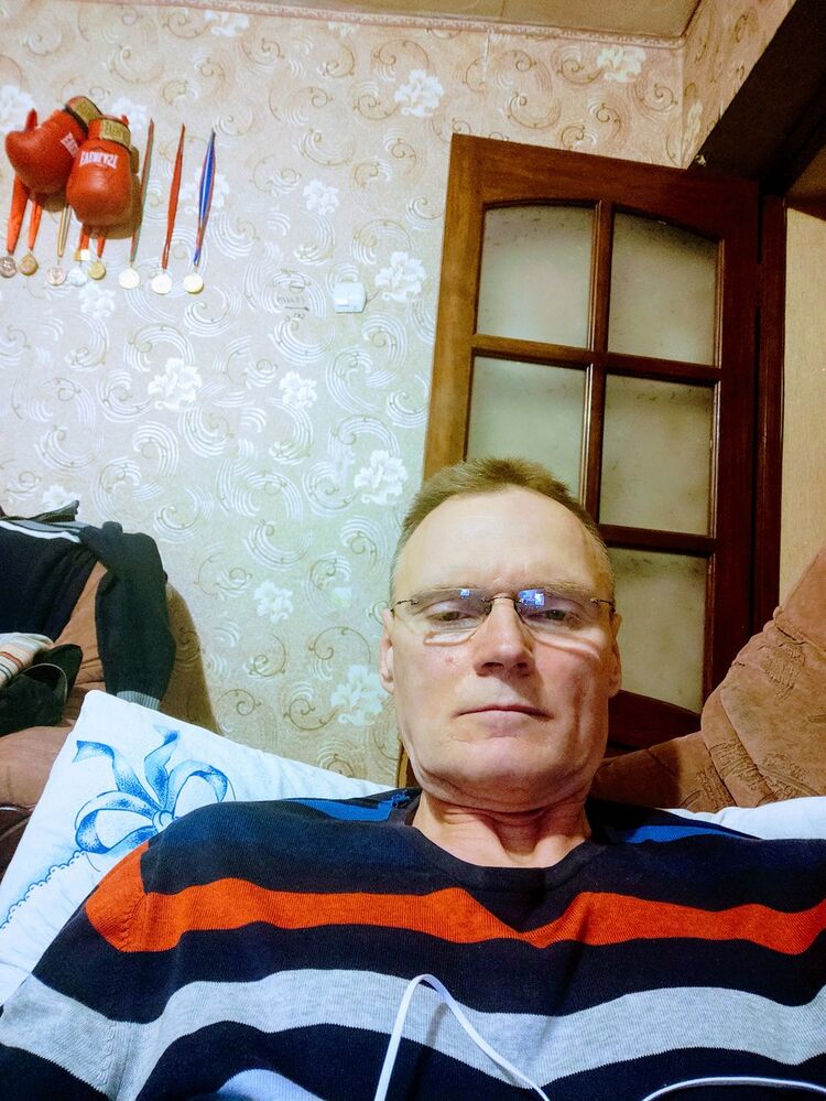  18682077  , 61 ,    