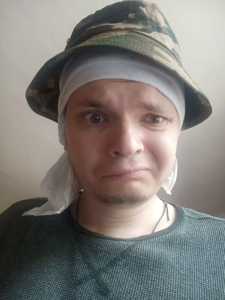  ,   Artem, 32 ,   ,   