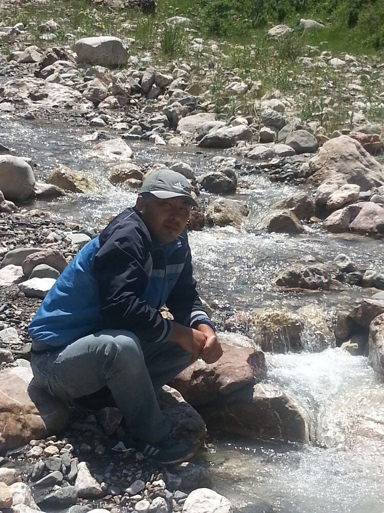  ,   Zak, 42 ,  