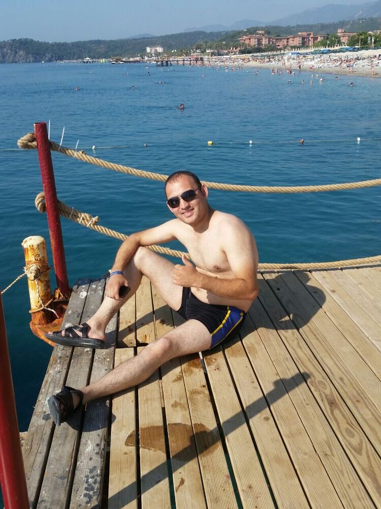  6431787  Tilla, 37 ,    