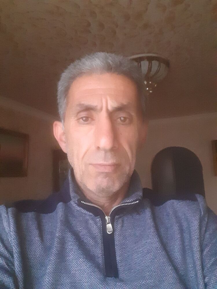  42033237  Yurik, 45 ,    