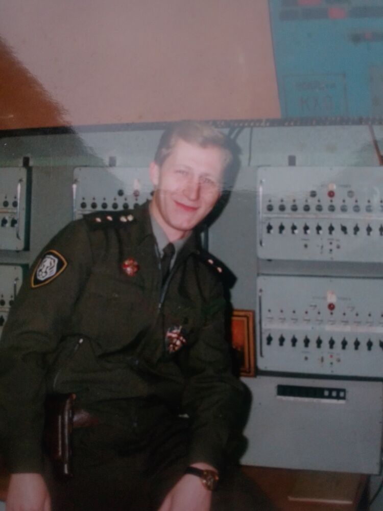  24386697  , 52 ,    -