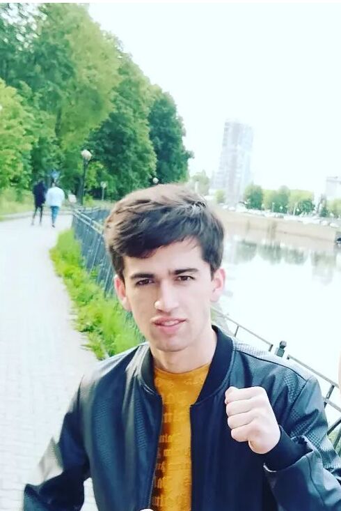  44814867  DAVID, 21 ,    