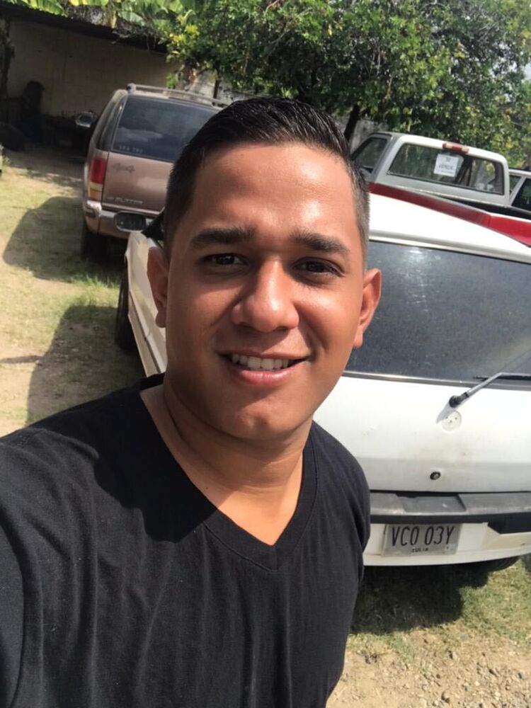  32345957  Rafael, 25 ,    
