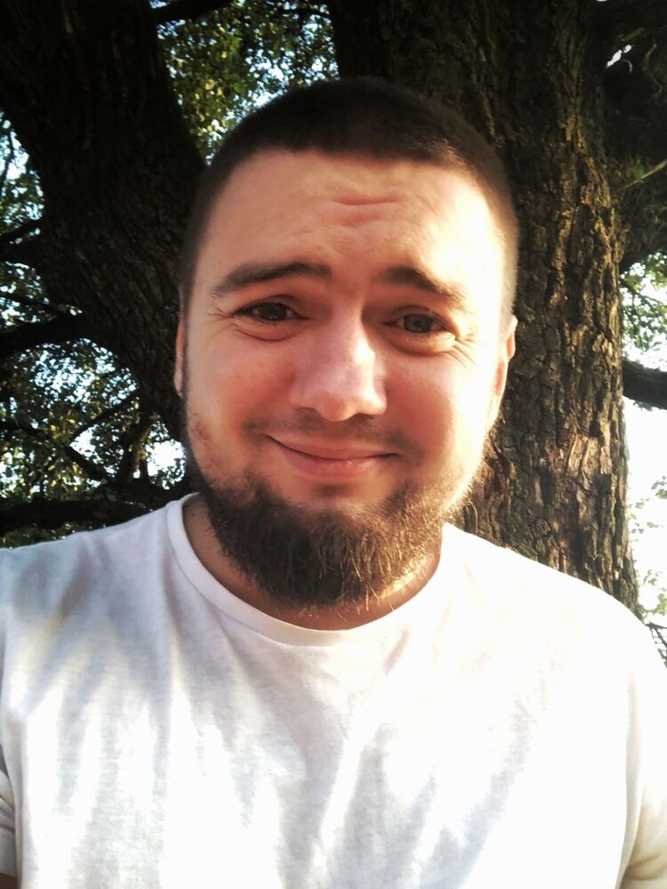  ,   Viktor, 36 ,   ,   