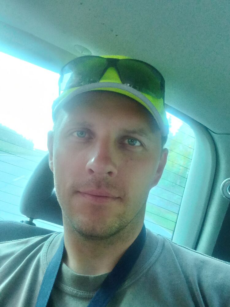  28976587  Ruslan, 40 ,    