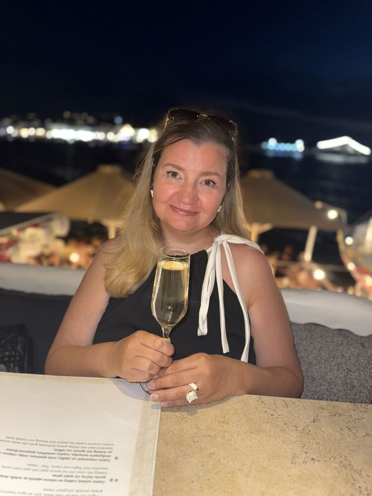  54500057  ELENA, 56 ,    