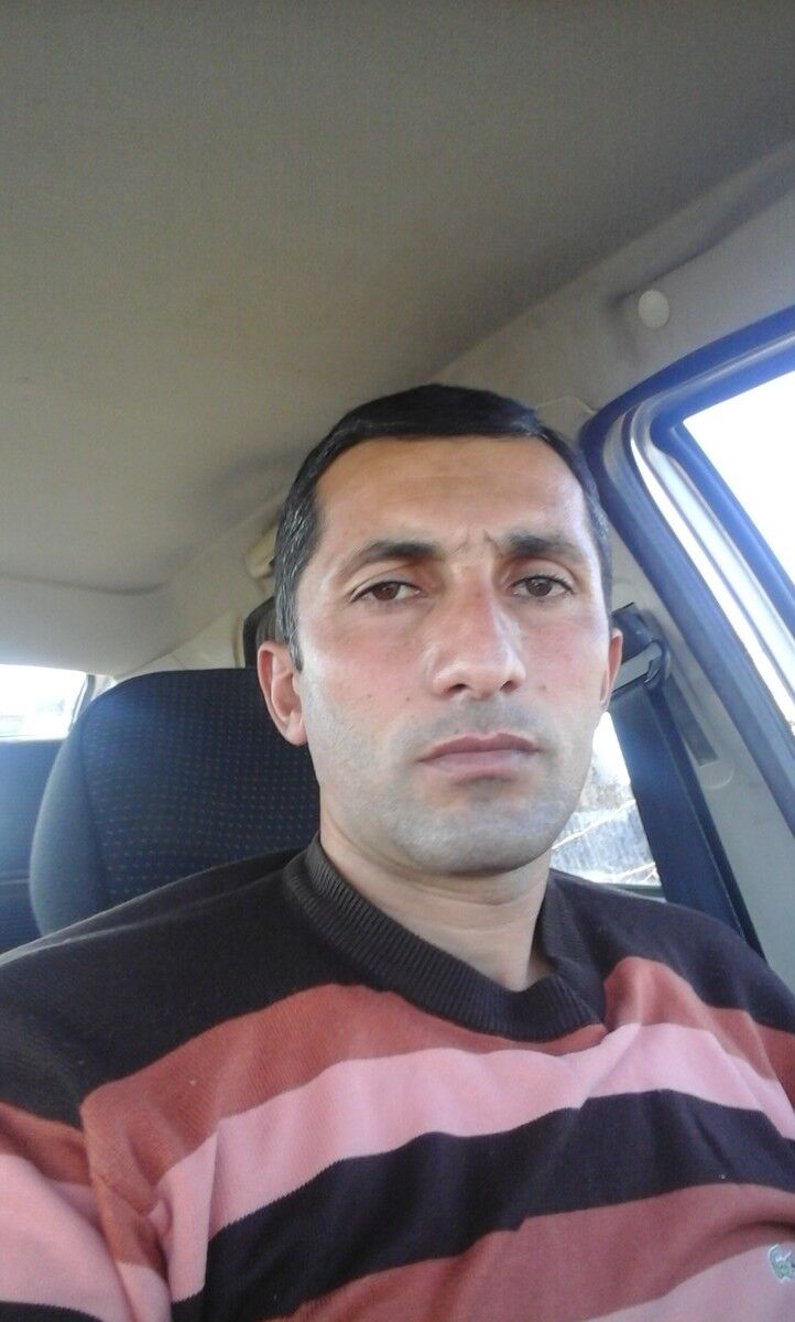  6610107  Bayram, 44 ,    