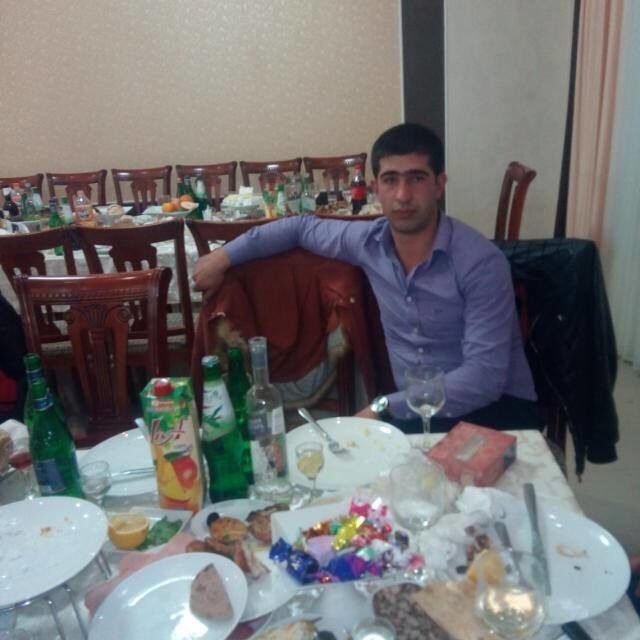  19007267  Armen, 30 ,    