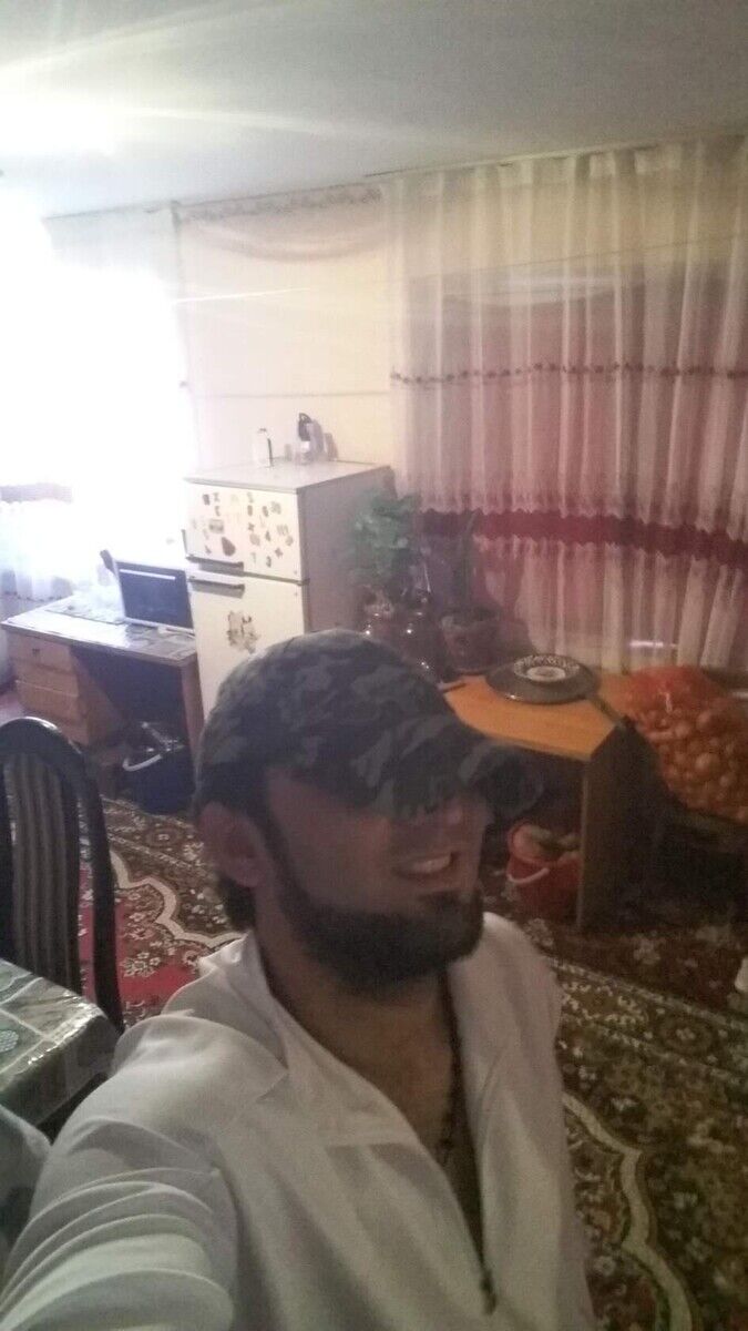  22033497  Farux, 34 ,    