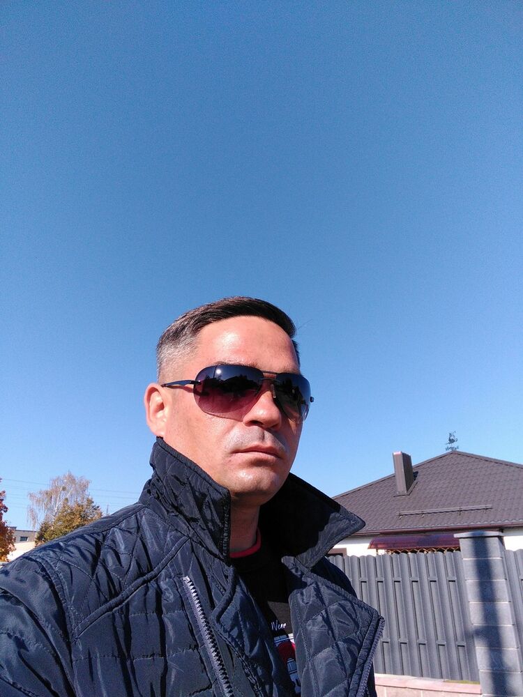  13736187  Alex, 42 ,     